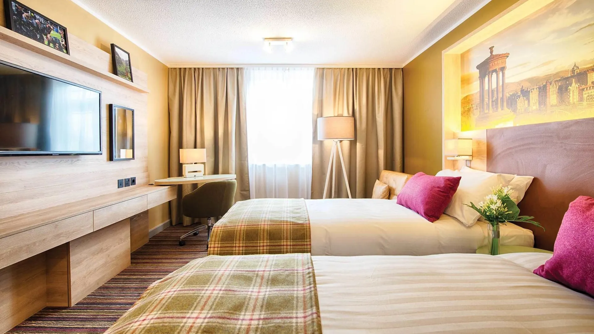 Leonardo Hotel Edinburgh Haymarket 4*,