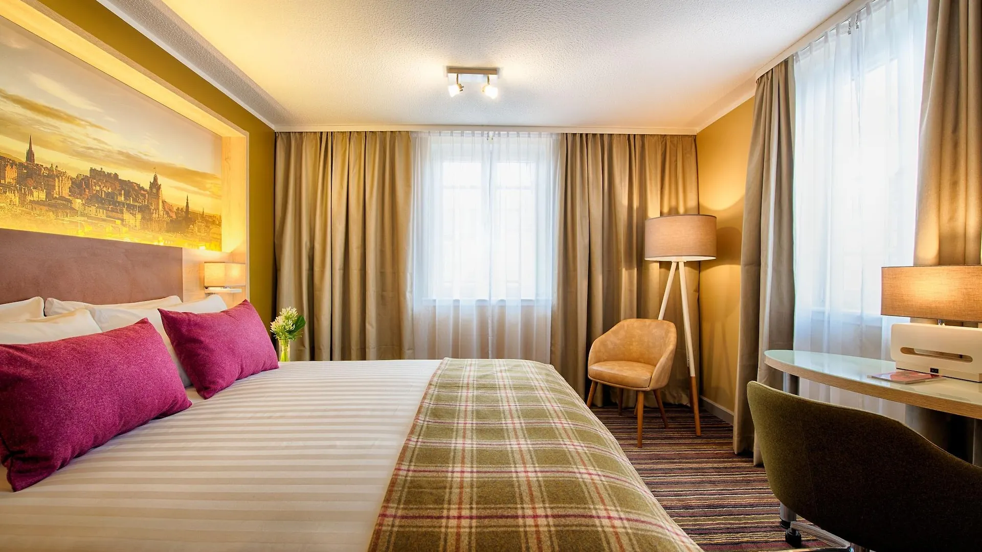 Leonardo Hotel Edinburgh Haymarket 4*,