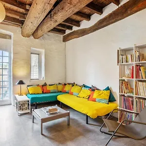 Appartement Avec Balcon Et Wifi A Les Avignon 