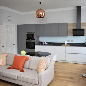 Apartment Bernard St - Bright And Spacious 1 Bed At The Shore!, Edinburgh