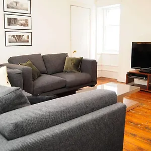 Apartment Beautiful Bohemian 2br Flat In The Cowgate, Edinburgh