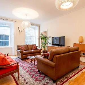 Apartamento Joivy Spacious Flat With Garden In Centre, Edimburgo