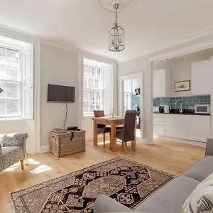 Apartment Altido Elegant Georgian 2-bedrm Apt In Heart Of Old Town, Edinburgh