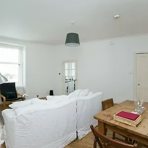 Apartment St Margaret's Loch, Edinburgh